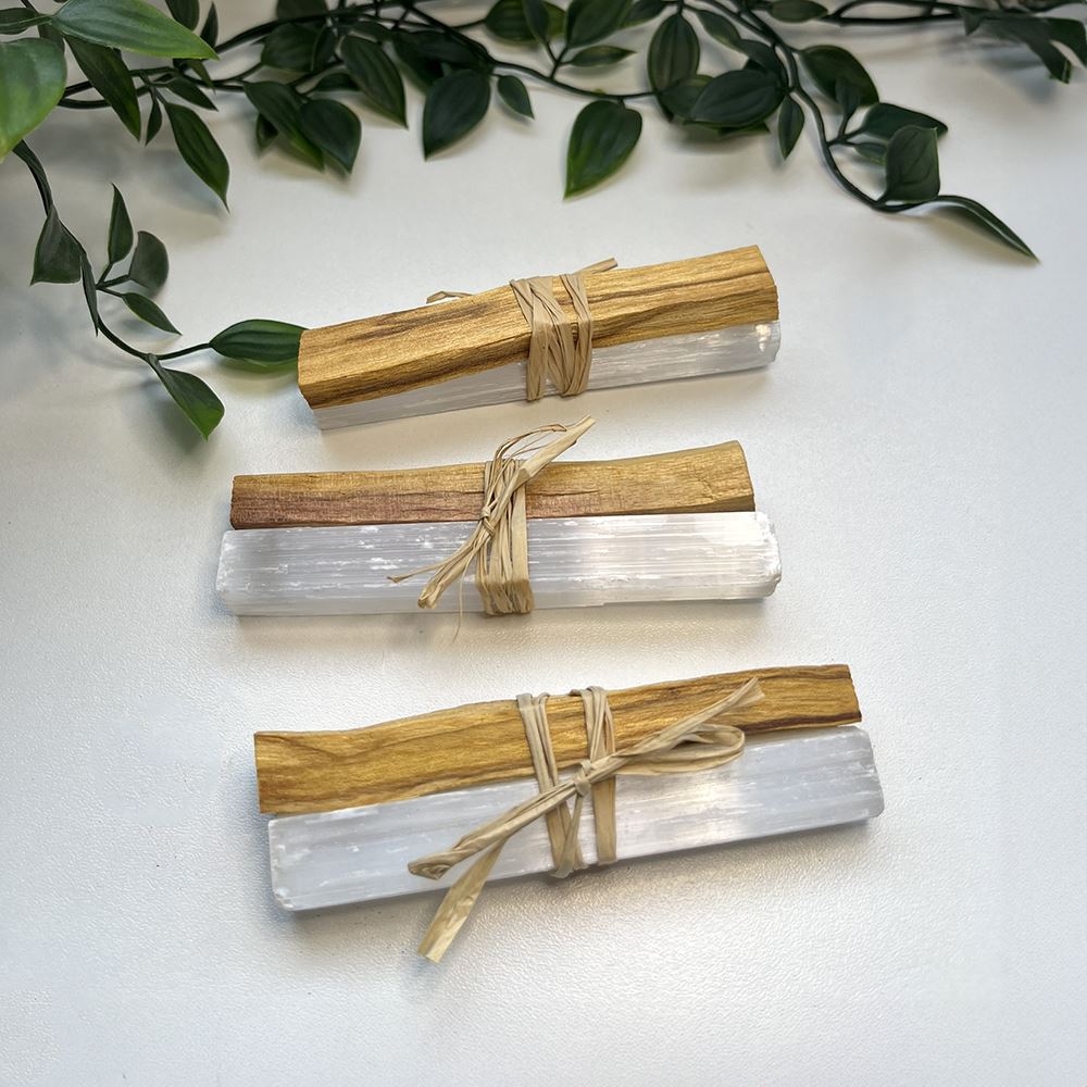Mini Smudge Cluster, Palo Santo with Selenite 4"