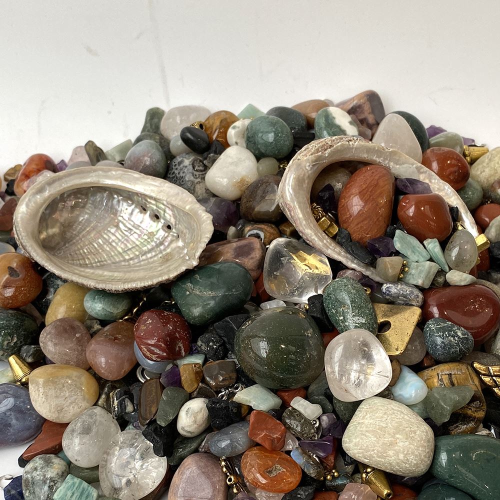 Crystal Confetti, 1kg, with 2 Abalone Shells