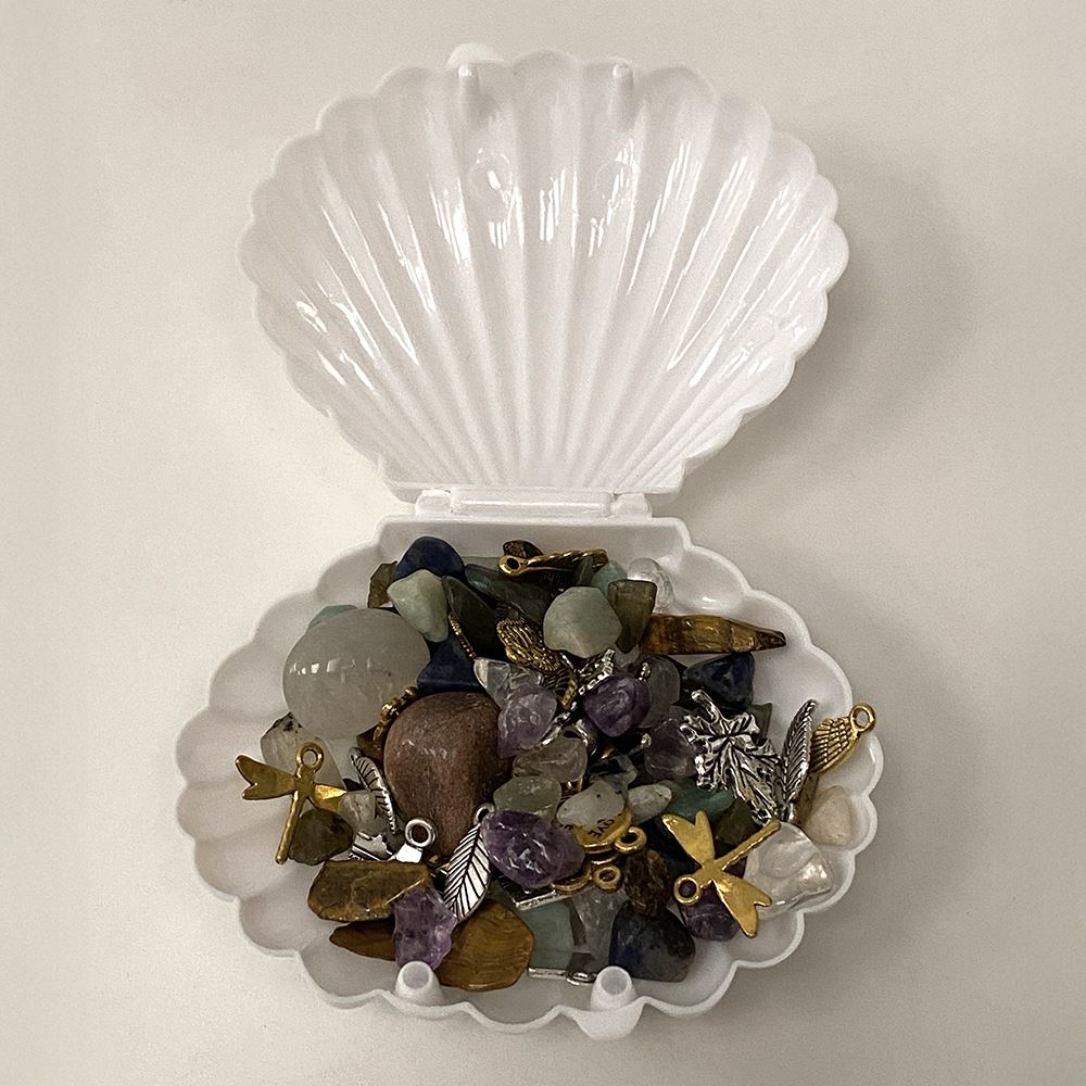 Clam Shell Ornament Box, 9x7x4cm