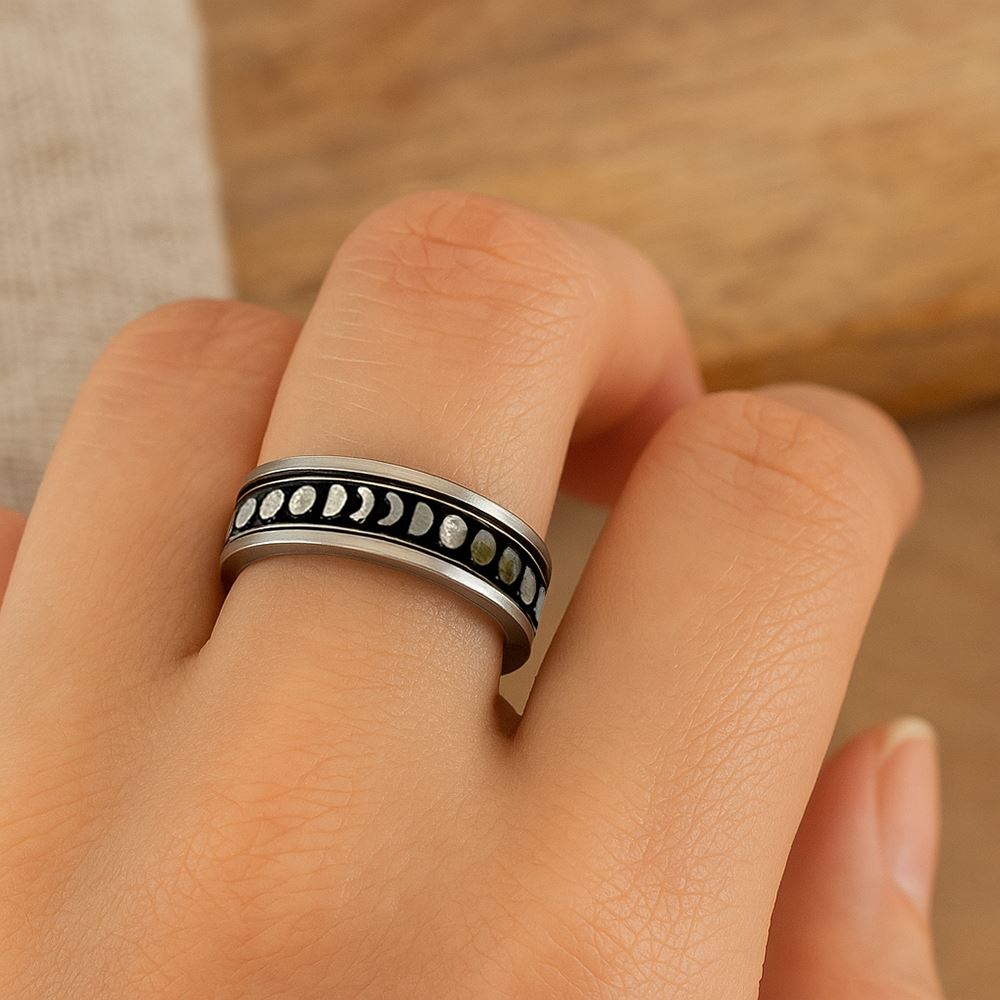 Fidget Ring, Size 10, Moon Phase Pattern