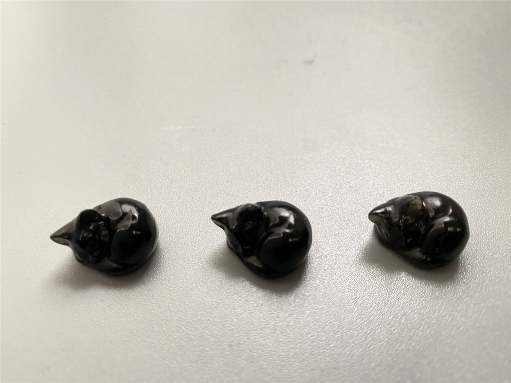 Black Obsidian Mini Sleeping Cat, 1.5x1cm