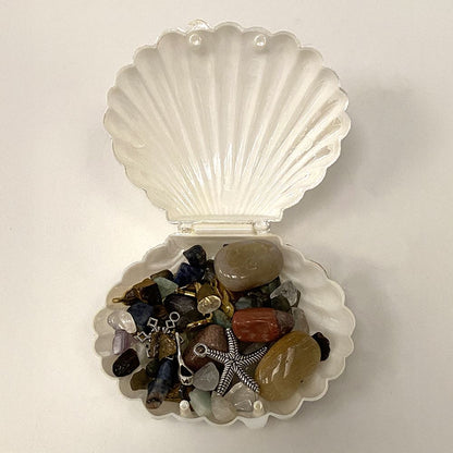 Clam Shell Ornament Box, 9x7x4cm